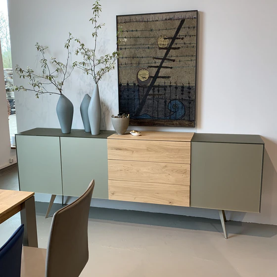 Sideboard Scholtissek Talio knorrige Eiche massiv natur geölt, Glas matt Platin 240x90x42cm