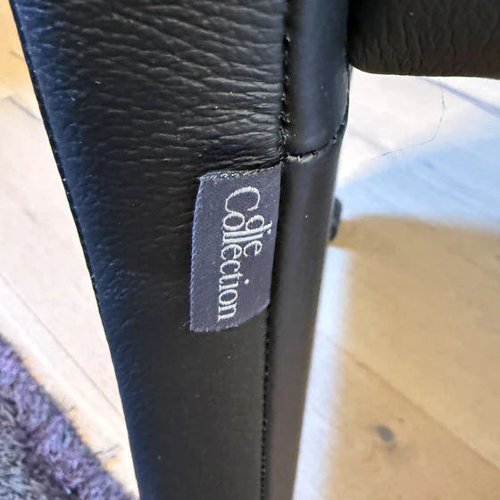 Bacher Brandon Stuhl Echtleder schwarz auf Rollen Design Esszimmerstuhl Label