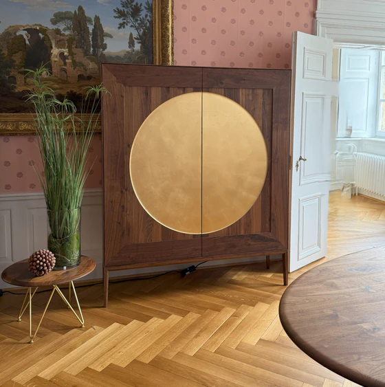 LUNA Untergestelle im Vergleich – Stahl transparent lackiert, Stahl schwarz lackiert, Holzuntergestell Artus-Optik