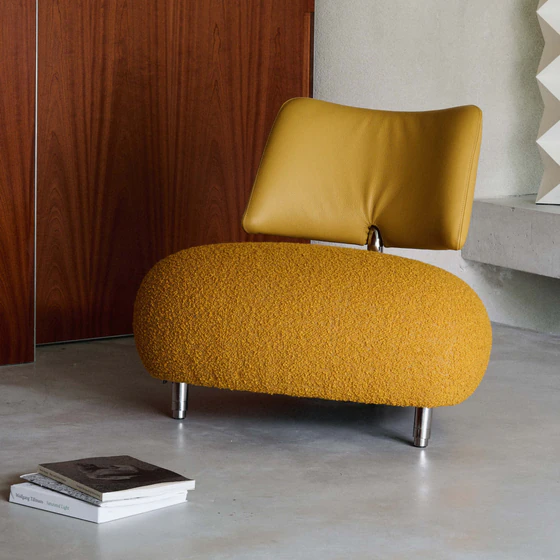 Leolux Pallone Soft Seasons Spirit of spring als farbenfroher Design-Beistellsessel mit Bouclé-Sitzfläche