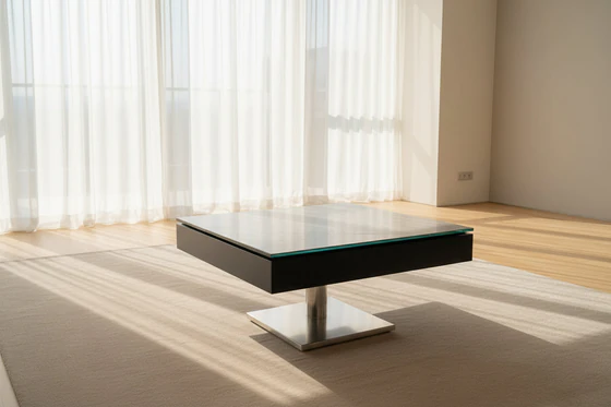 JANUS K 468 – Freisteller Front mit Optiwhite-Glasplatte, unterlackiert