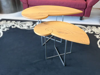 Beistelltisch Set Shell von Scholtissek aus knorriger Eiche natur geölt mit Rohstahl-Gestell, Ausstellungsstücke im Neuzustand