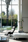 JR-7760 Monomove mit Gestell Aluminium poliert im Wohnbereich – moderner Look, hoher Komfort