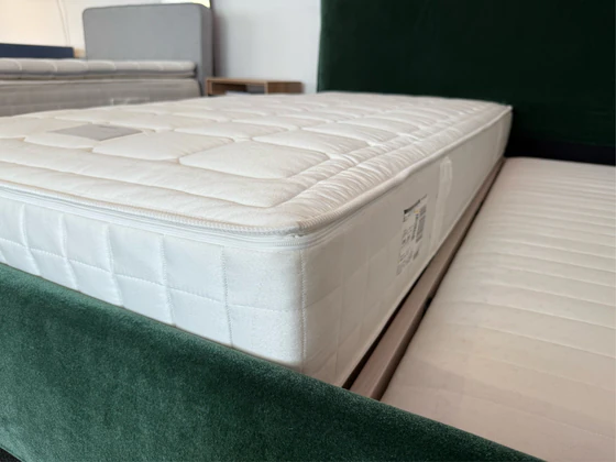 Seitenansicht der Superba Super Luxe Soft Matratze 90x200 cm – ergonomischer 7-Zonen-Kern, Naturpolster und atmungsaktiver Drell-Bezug