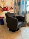 Kompakter Strässle Age Relaxsessel, organisches Design aus Schweizer Manufaktur