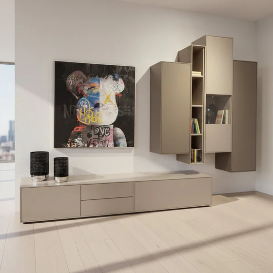 Wohnzimmer-Kombination mit Sudbrock GAME Sideboard und Hängeelementen