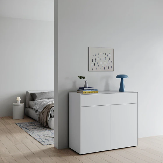 Piure Nex Pur Box 2033800 in White – Highboard 120×100×48 cm mit 2 Türen und 1 Schubkasten, Mattlack im Schlafzimmerambiente
