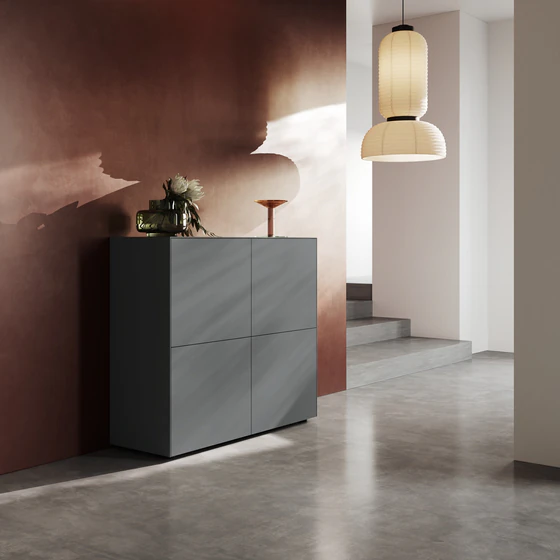 Piure Nex Pur Box 2041200 in grau – modernes Highboard im Flur mit warmer Wandfarbe