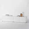Weißes Piure Nex Pur Box Lowboard mit 2 Türen und 2 Schüben – Kombination aus 1573878 und 1573881, 240 × 50 × 48 cm, auf Gleitern, vor neutralem Hintergrund.