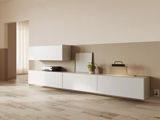 Piure Nex Pur Box Hängelowboard 2045500 in Weiß – modernes Wandboard mit Klappe, 120 × 37,5 × 36 cm in Kombinateion mit anderen Elementen zur Wohnwand