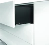 Detailansicht Schubkasten der Piure Nex Pur Box – hochwertiger Vollauszug mit präziser Führung und grifflosem Design
