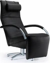 Jori Relaxsessel Mensana JR-7260 in schwarzem Leder mit Nackenrolle, gepolsterten Armlehnen und drehbarem Metallgestell.