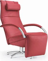 Jori Relaxsessel Mensana JR-7260 in rotem Leder mit Nackenrolle, geschwungenen Armlehnen und drehbarem Metallfuß.