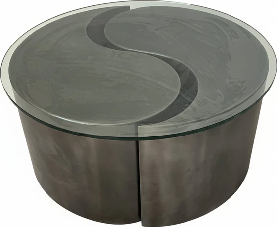 Detail Couchtisch Tao – Rohstahlkante und Glasauflage, industrielle Optik