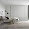 Sudbrock Kleiderschrank Miria Plus 110 in Blütenweiß im Schlafzimmer – modernes, ruhiges Design mit großer Frontfläche.