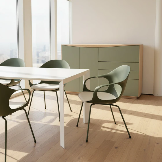 Kristalia Essgruppe Nori mit Schalenstuhl Elephant Chair