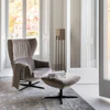 Gemütlicher Orhensessel Rhapsody Lounge von Jori mit Hocker