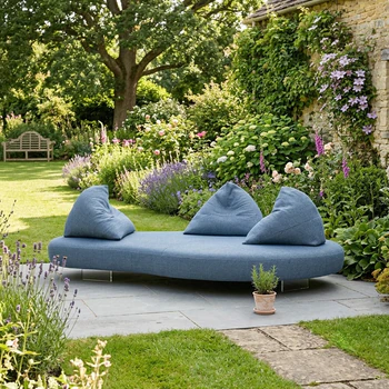 Ditre Italia Papilo Outdoor-Loungemöbel in Blau als italienisches Designstück für stilvolle Terrassen.