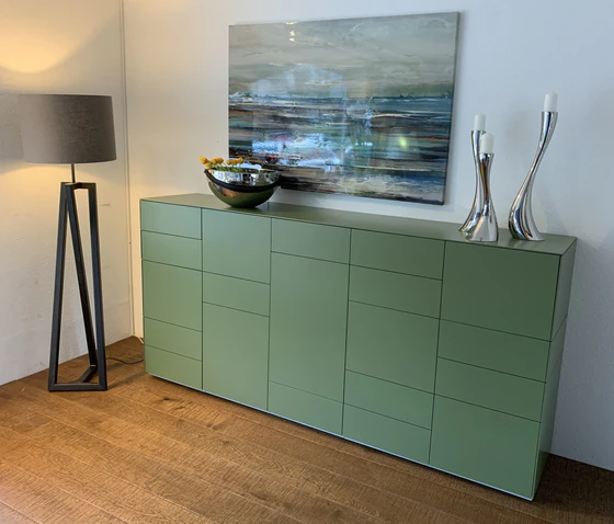 Seitenansicht – schlanke Tiefe 37 cm beim SOMA Highboard