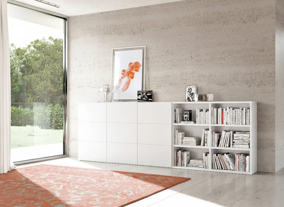 Kettnaker VITA Highboard in Lack matt – 353,2×115,7×35 cm, Drehtür links, Schiebetür über zwei Fächer im Wohnambiente Lack matt weiß