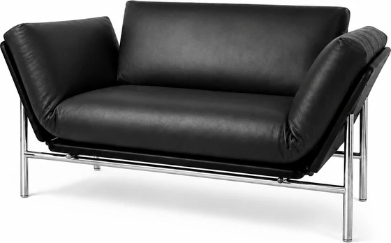 DEMA Rataplan Designklassiker als Produktfreisteller mit schwarzem Leder