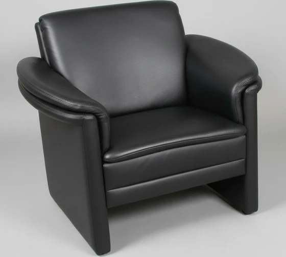 Sessel Siena – Frontansicht, 94×86×85 cm, Nappaleder schwarz