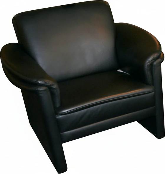 Sessel Siena – Frontansicht, 94×86×85 cm, Nappaleder schwarz