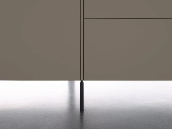 Mittelfußlösung für Piure Nex Pur Box – mittig platzierter Fuß zur Stabilisierung breiter Elemente