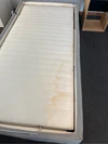 Untermatratze Residenz für Superba Pflegebett – ergonomische 7-Zonen-Technologie, Detail Wasserschaden
