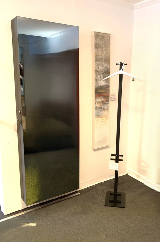 Kristalia BOXONE Designschrank – extraflacher Spiegel-Schrank für Flur | 20 cm tief | Luciano Bertoncini - Möbelhaus H. Zeppenfeld GmbH
