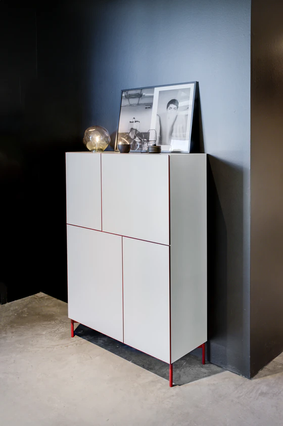 Design Highboard Case von Kettnaker, stilvolles Möbel mit vier Türen und klaren Linien