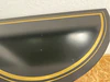Obere Ansicht der Konsole 0483, goldverzierte Platte in Halbrundform mit feinem Zierrand, leichte Gebrauchsspuren