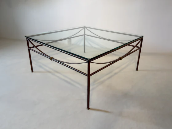 Couchtisch Bielefelder Werkstätten Arc T90, Metallgestell LOA Gold Antin mit Messingdetails und Klarglasplatte, Ausstellungsstück im Landhausstil