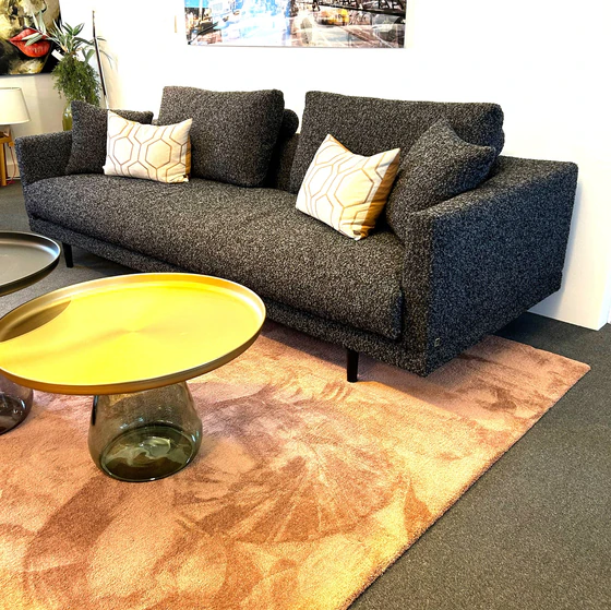 Loungesofa Long Island von Bielefelder Werkstätten in Stoff Cooper, Ausstellungsstück.