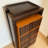 Edle Designkommode von Annibale Colombo, Ebenholz/Kirschbaum mit abnehmbarem Tablett