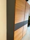 Scholtissek Geschirrschrank TRATUM – Lamellenfront in knorriger Eiche - Möbelhaus H. Zeppenfeld GmbH