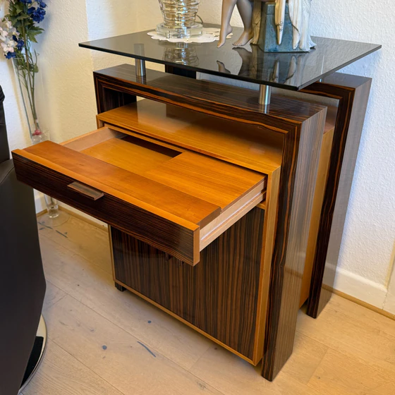 Detail Schubfach/Tastaturauszug der Annibale Colombo PC-Kommode – praktischer Stauraum für Utensilien
