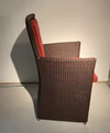 Alvico Lloyd Loom Sessel 175 in Dunkelbraun mit Alcantara-Polster bordeaux Seitenansicht