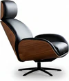 Trinity Relaxsessel – Leder Galaxy weiß, Holzschale Nussbaum, schlankes Drehkreuz, Freisteller
