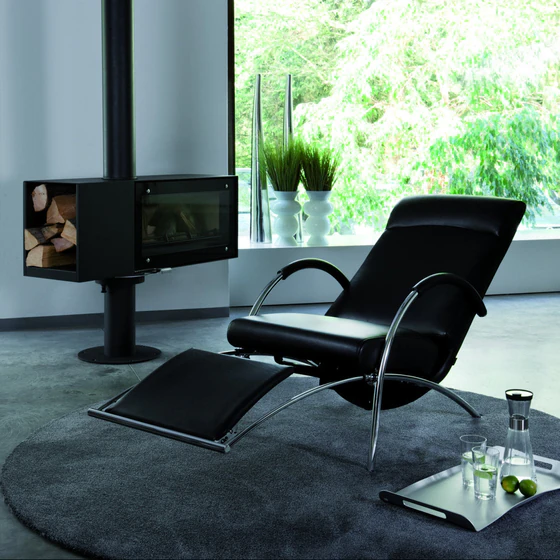 IP DESIGN Relaxsessel Curve in stilvoll eingerichtetem Wohnzimmer – modernes Sitzmöbel für entspanntes Wohnen