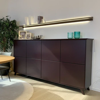RMW Deviso Highboard 250×170×42 cm – Eiche Bourbon mit Lack Aubergine matt, Ambienteansicht