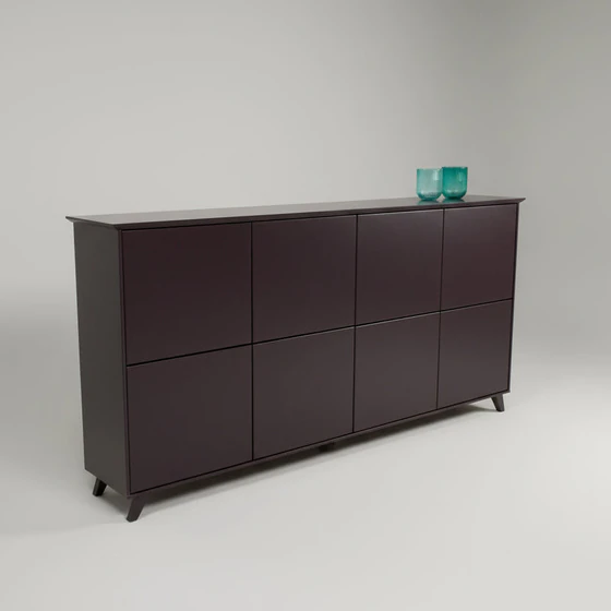 RMW Deviso – matt lackierte Fronten in Aubergine, präzises Fugenbild, Materialmix