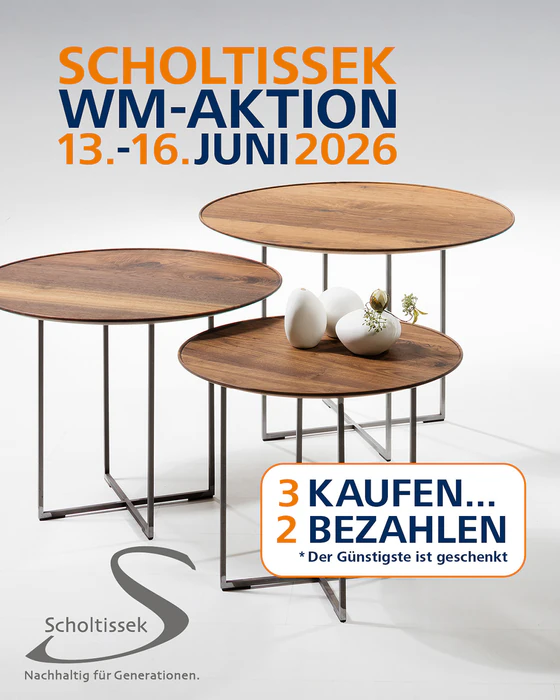 Scholtissek WM-Aktion 2026 mit runden Massivholz-Beistelltischen: 3 kaufen, 2 bezahlen.