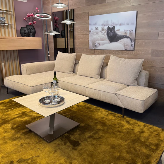 JORI Longueville Landscape Sofa mit strukturierter Stoffoberfläche Axil 001 in heller Beige-Natur-Optik