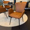 Draenert DEXTER 2058 Armlehnstuhl von Gino Carollo mit Lederbezug Cognac, weicher Polsterung und schwarzem Stahlgestell